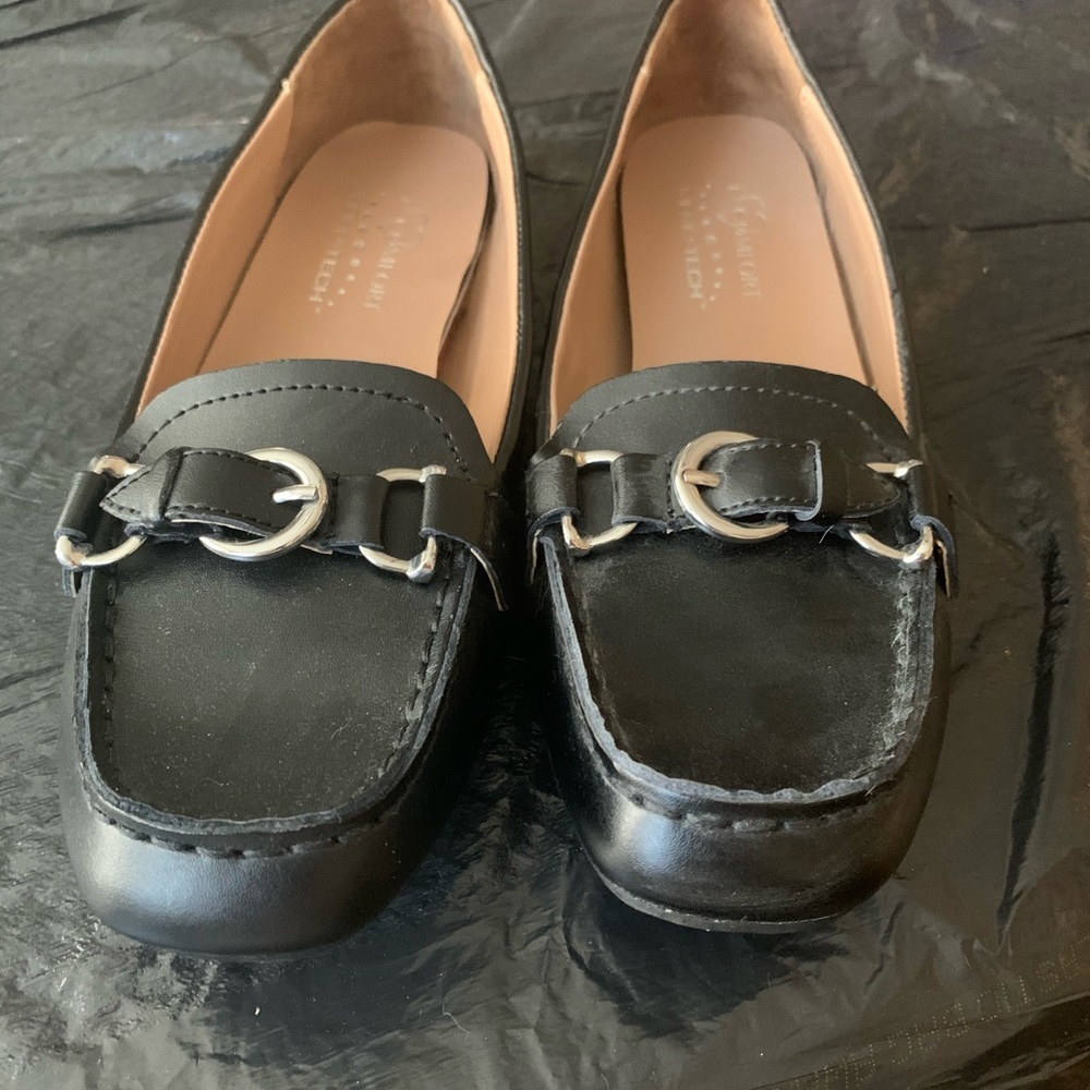 Flat shoes size 9 comfortable memo tech